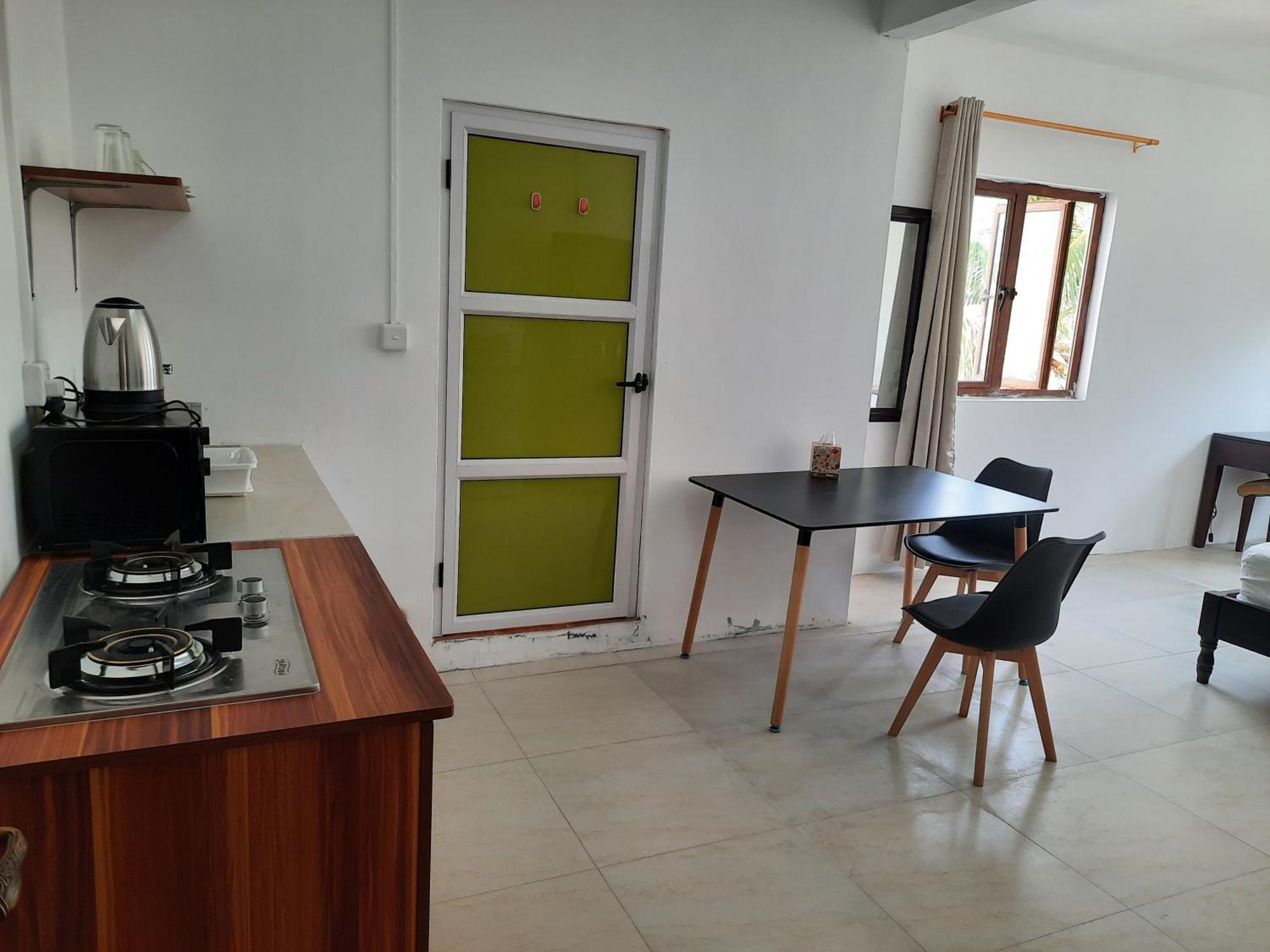 Jasmin Apartments Flic En Flac Exterior photo