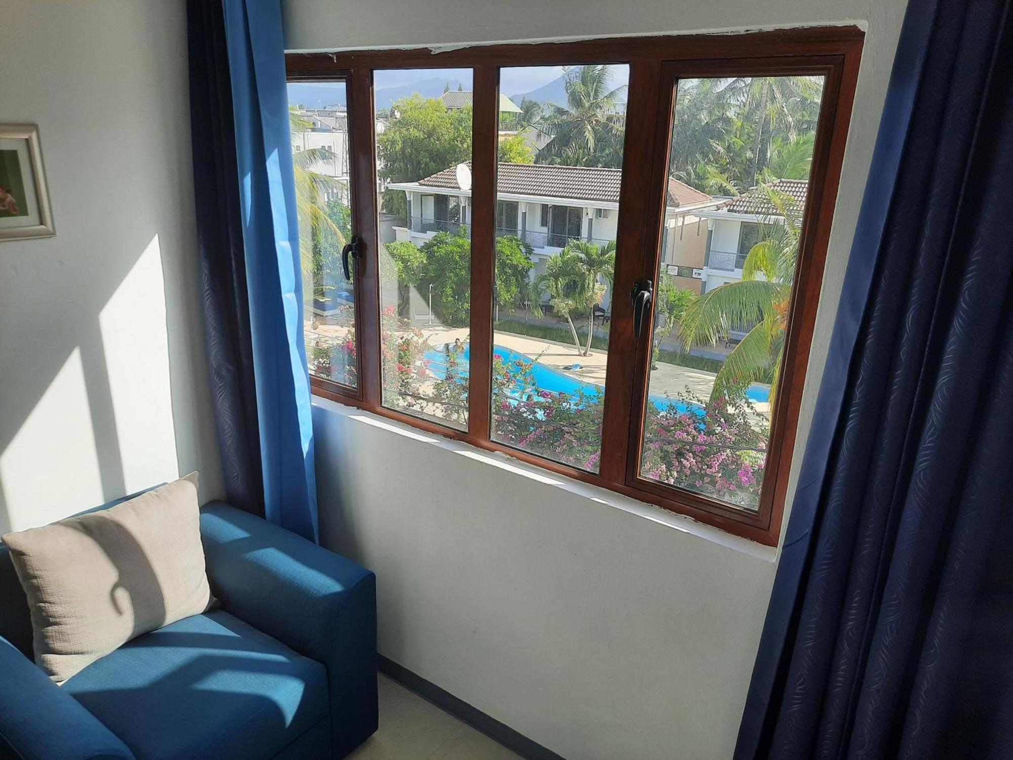 Jasmin Apartments Flic En Flac Room photo