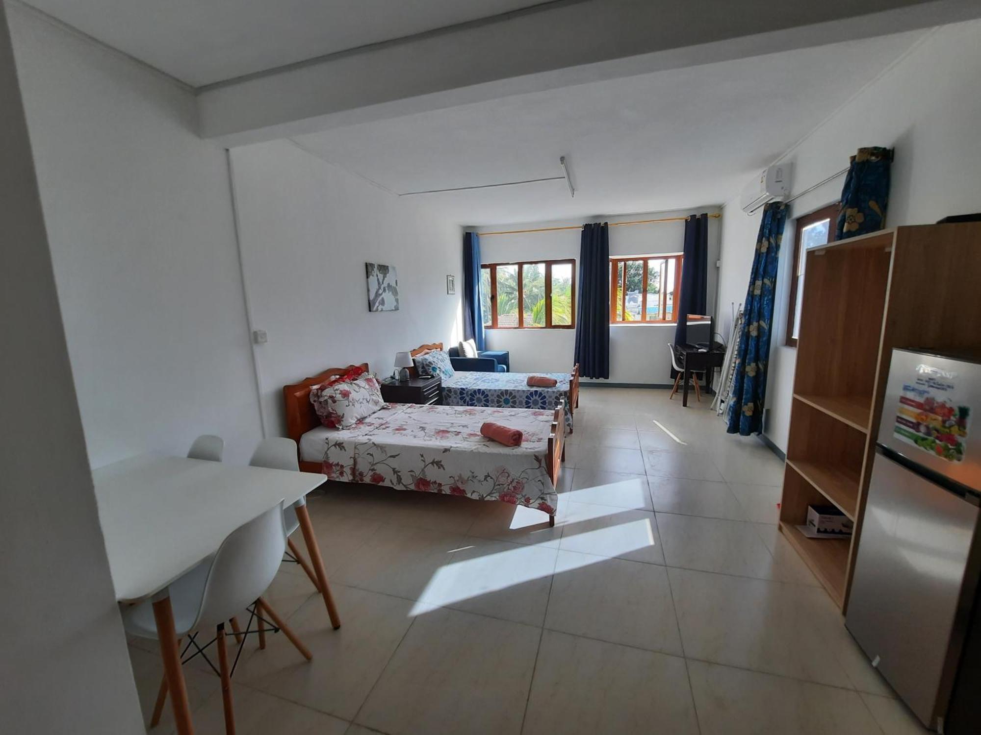 Jasmin Apartments Flic En Flac Room photo